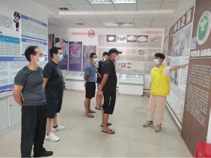 阜沙鎮(zhèn)禁毒信息〔2022〕第224期-- 弘揚禁毒精神，筑牢禁毒防線-阜沙鎮(zhèn)組織群眾參觀禁毒教育基地