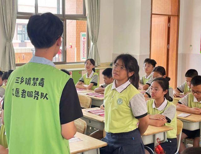 三鄉(xiāng)鎮(zhèn)開展“開學(xué)第一課，無毒伴我行”禁毒教育宣傳活動(dòng)圖片4_副本.jpg
