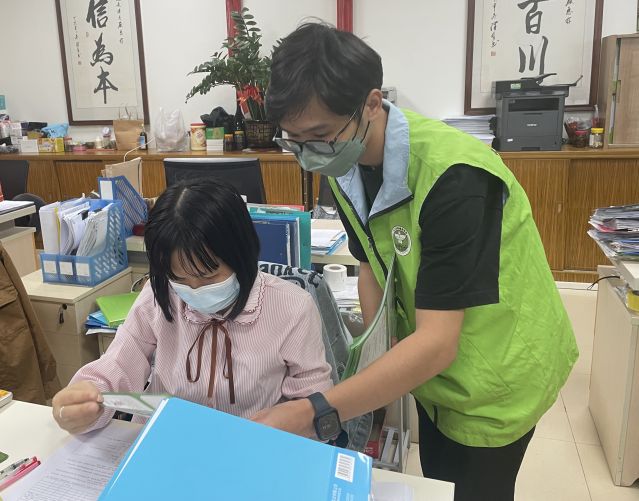 三鄉(xiāng)鎮(zhèn)開展“禁毒防艾進廠企，筑牢拒毒防護墻”宣傳活動圖片1_副本.jpg