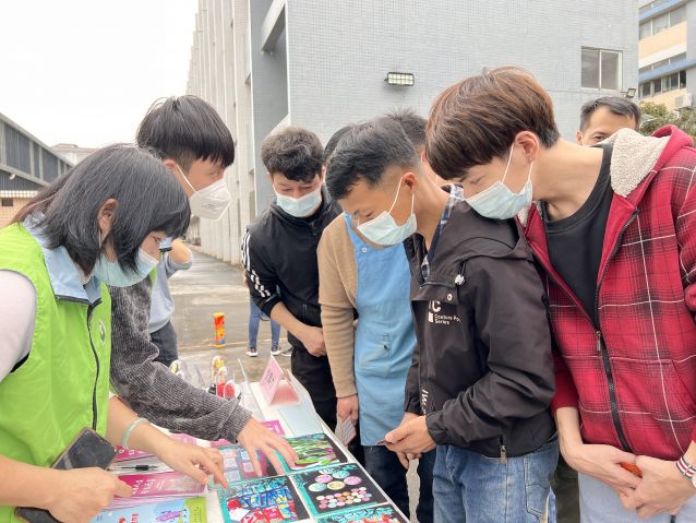 三鄉(xiāng)鎮(zhèn)開展“禁毒宣傳進工廠，平安無毒迎新春”宣傳活動照片1.JPG